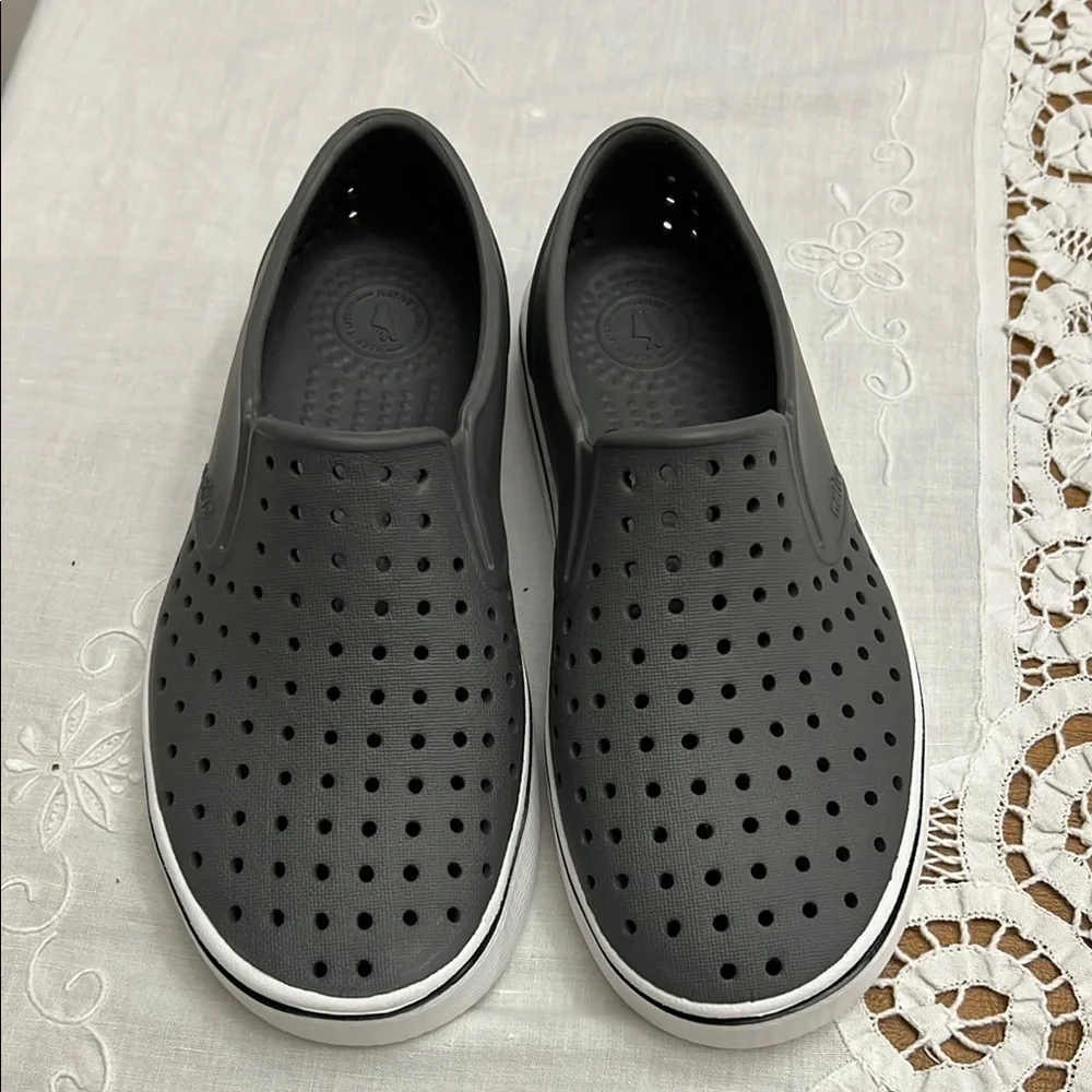 Native Shoes Gray Miles size M4/W6 - Picture 1 of 11